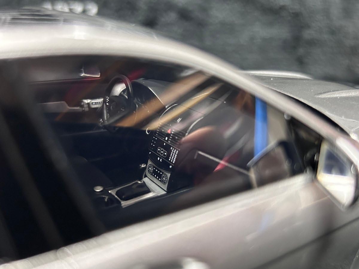 GT spirit 1/18 Mercedes Benz C63 AMG 2008 W204 Silver